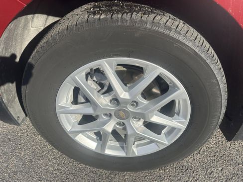 Used 2024 Chevrolet Equinox LT w/ LPO, Floor Liner Package image 29