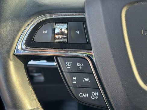 Used 2022 Lincoln Nautilus Reserve image 17