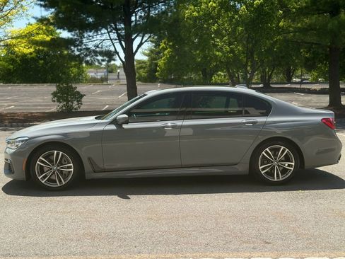 Used 2019 BMW 750i xDrive w/ Executive Package AWD/4WD image 4