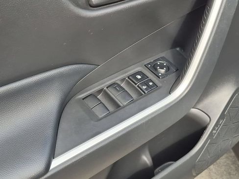 Used 2023 Toyota RAV4 LE FWD image 9