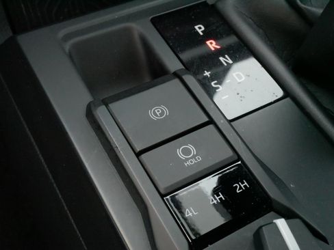 Certified 2024 Toyota Tacoma TRD Off-Road AWD/4WD image 29