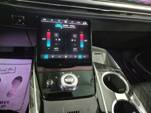 Certified 2025 Cadillac Escalade IQ Luxury 1 w/ Smart Trailering package image 31