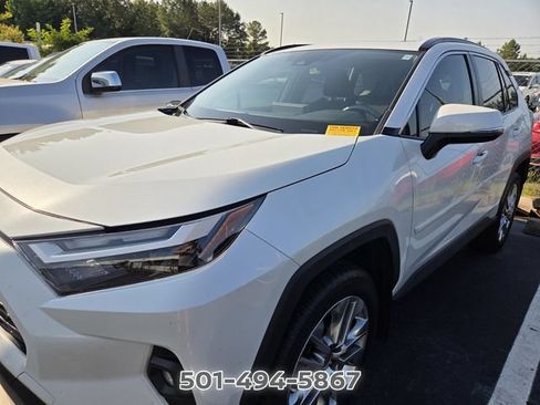 Used 2023 Toyota RAV4 XLE Premium FWD image 5