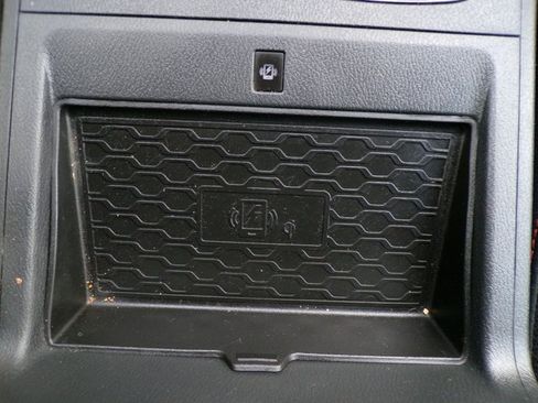 Used 2022 Nissan Frontier PRO-4X image 28