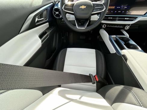 New 2026 Chevrolet Equinox EV LT AWD/4WD image 12