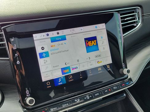 Used 2023 Jeep Wagoneer Series III w/ Premium Group I image 24