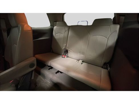 Used 2017 GMC Acadia Limited SLT image 16