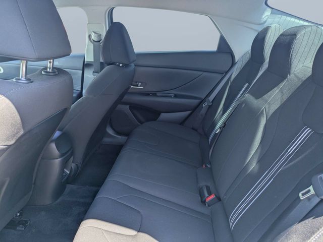 Used 2024 Hyundai Elantra SEL FWD image 12