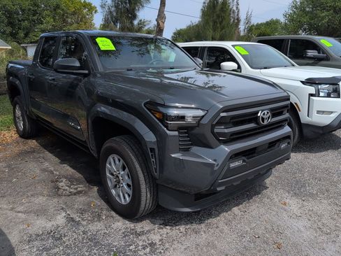 Used 2024 Toyota Tacoma SR5 w/ SR5 Upgrade Package image 15