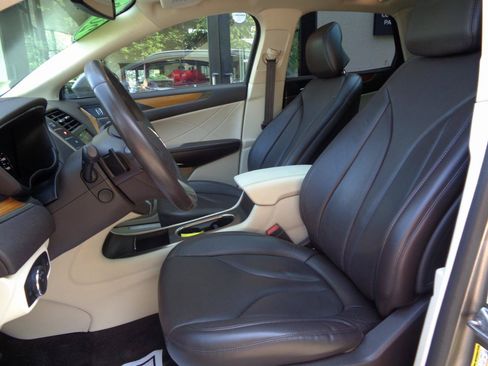 Used 2016 Lincoln MKC Reserve AWD/4WD image 10