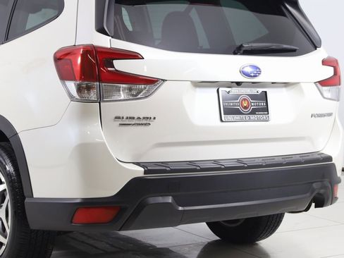 Used 2023 Subaru Forester Premium image 21