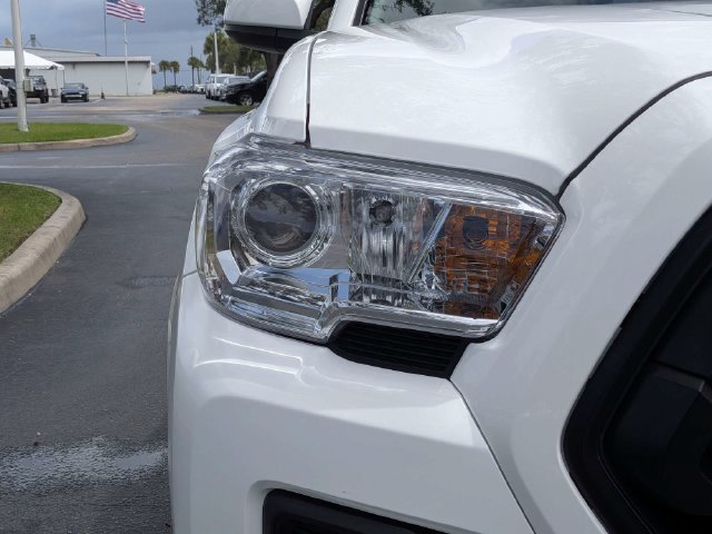 Used 2023 Toyota Tacoma SR AWD/4WD image 9