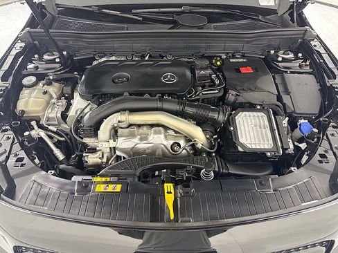 Certified 2025 Mercedes-Benz GLB 250 image 29