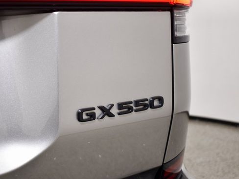 Used 2025 Lexus GX 550 image 15