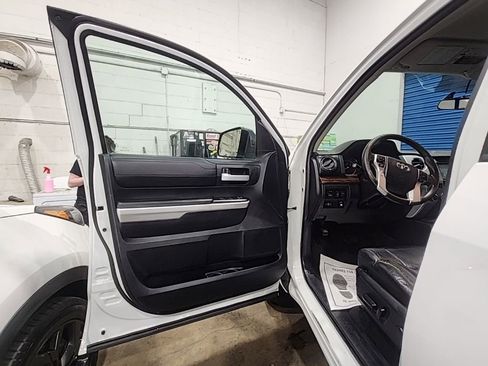 Used 2015 Toyota Tundra Limited w/ Limited Premium Package AWD/4WD image 6
