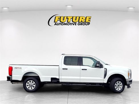 Used 2024 Ford F350 XLT image 3