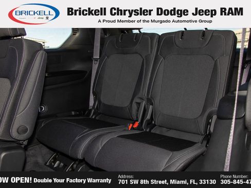 New 2025 Jeep Grand Cherokee L Laredo image 17