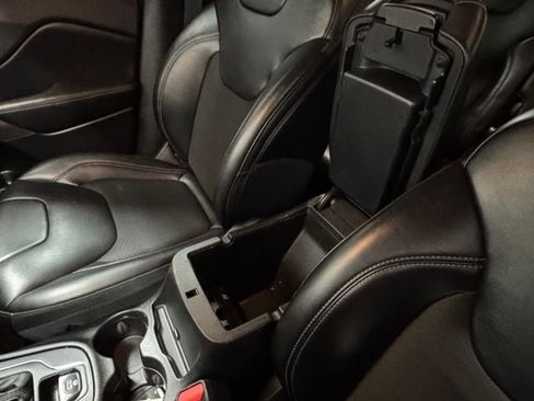 Used 2020 Jeep Cherokee Latitude Plus w/ Cold Weather Group image 50