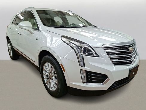 Used 2018 Cadillac XT5 AWD image 3