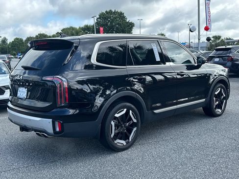 Certified 2024 Kia Telluride EX w/ EX Captain's Chair Package FWD image 3
