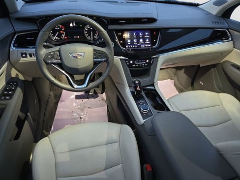Certified 2023 Cadillac XT6 Premium Luxury w/ LPO, Floor Liner Package image 12