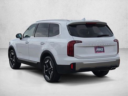 Used 2025 Kia Telluride S FWD image 7