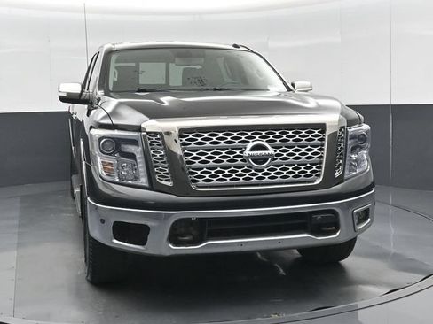 Used 2018 Nissan Titan Platinum Reserve w/ Platinum Utility Package AWD/4WD image 38