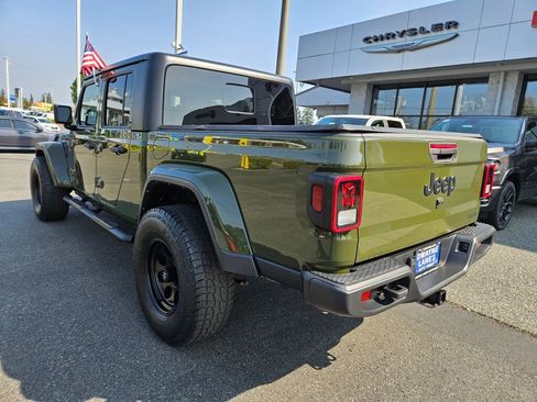 Used 2021 Jeep Gladiator Sport image 3