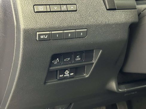 Used 2025 Lexus GX 550 w/ Accessory Package (2T) AWD/4WD image 21