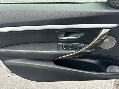 Used 2015 BMW 328i Gran Turismo xDrive image 19