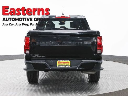Used 2023 Chevrolet Colorado W/T RWD image 5