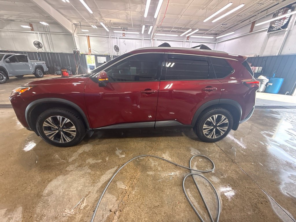 Used 2021 Nissan Rogue SV w/ Premium Package FWD image 2