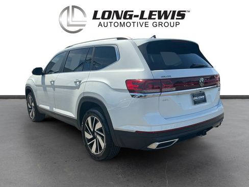 Used 2024 Volkswagen Atlas SEL AWD/4WD image 4