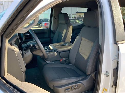 Used 2022 Chevrolet Silverado 1500 Custom w/ Safety Confidence Package image 8