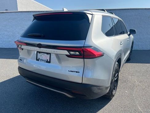 Used 2024 Toyota Grand Highlander Limited image 8