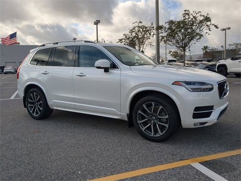 Used 2017 Volvo XC90 T6 Momentum w/ Vision Package image 2