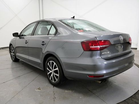Used 2017 Volkswagen Jetta SE FWD image 5