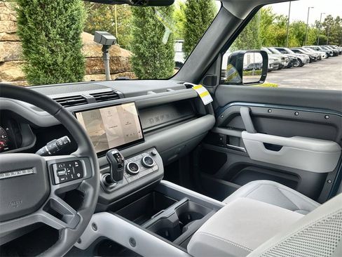 Used 2025 Land Rover Defender 110 S image 13