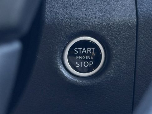 Used 2024 Nissan Frontier SV image 22