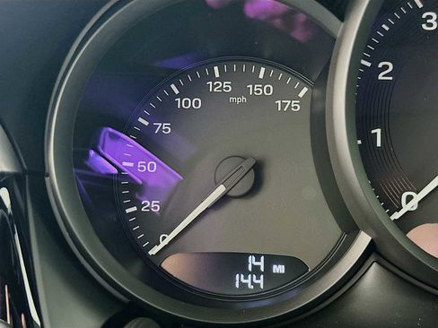 New 2025 Porsche Macan image 15