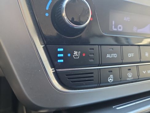 Used 2016 Hyundai Sonata Limited w/ Option Group 04 FWD image 27