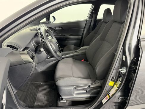 Used 2018 Toyota C-HR XLE FWD image 28