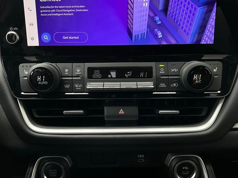 Used 2025 Toyota Grand Highlander FWD image 30