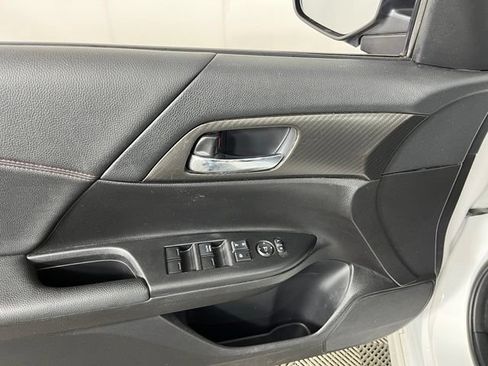 Used 2017 Honda Accord Sport Special Edition image 13