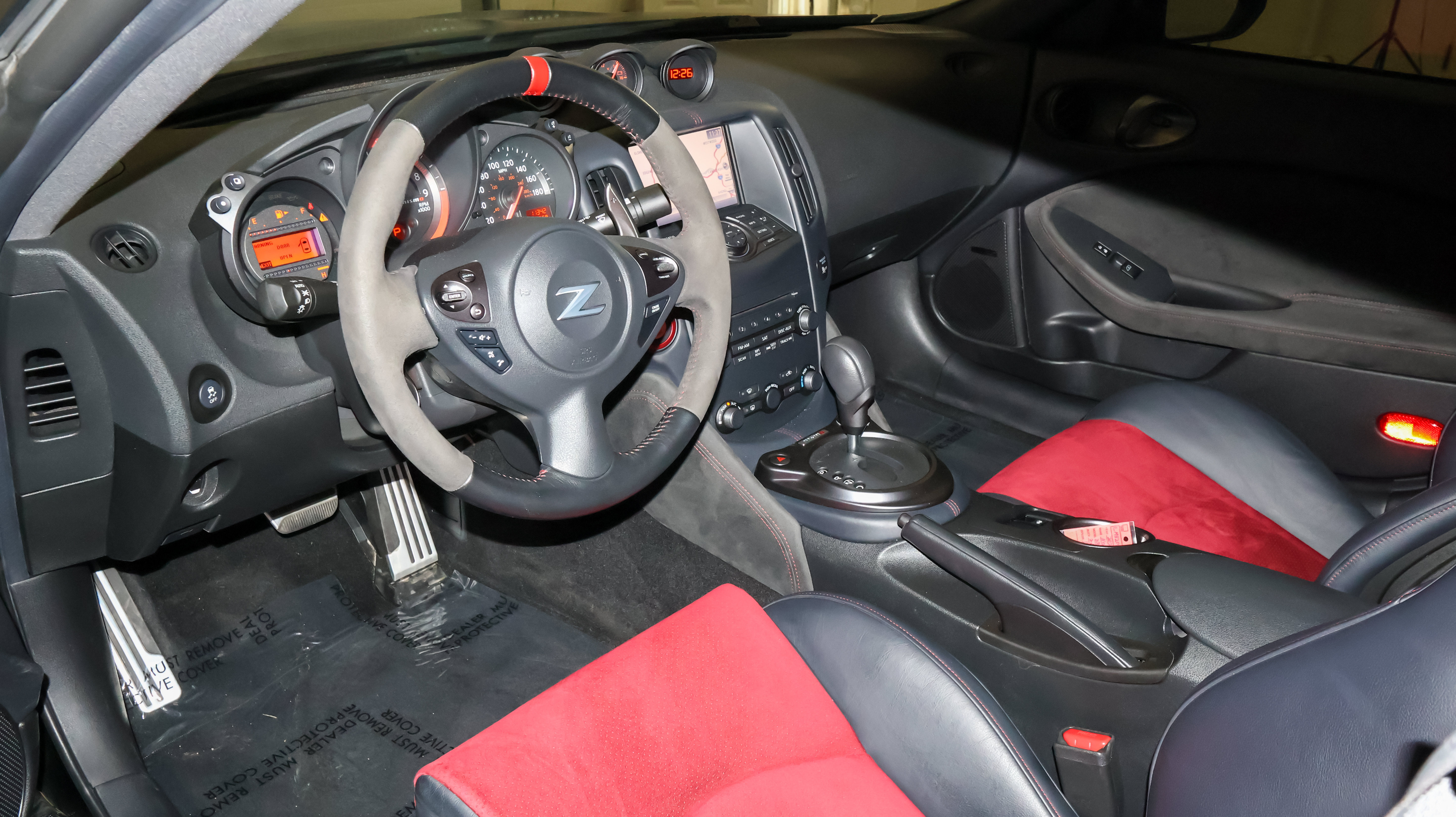 Used 2020 Nissan 370Z NISMO RWD image 18