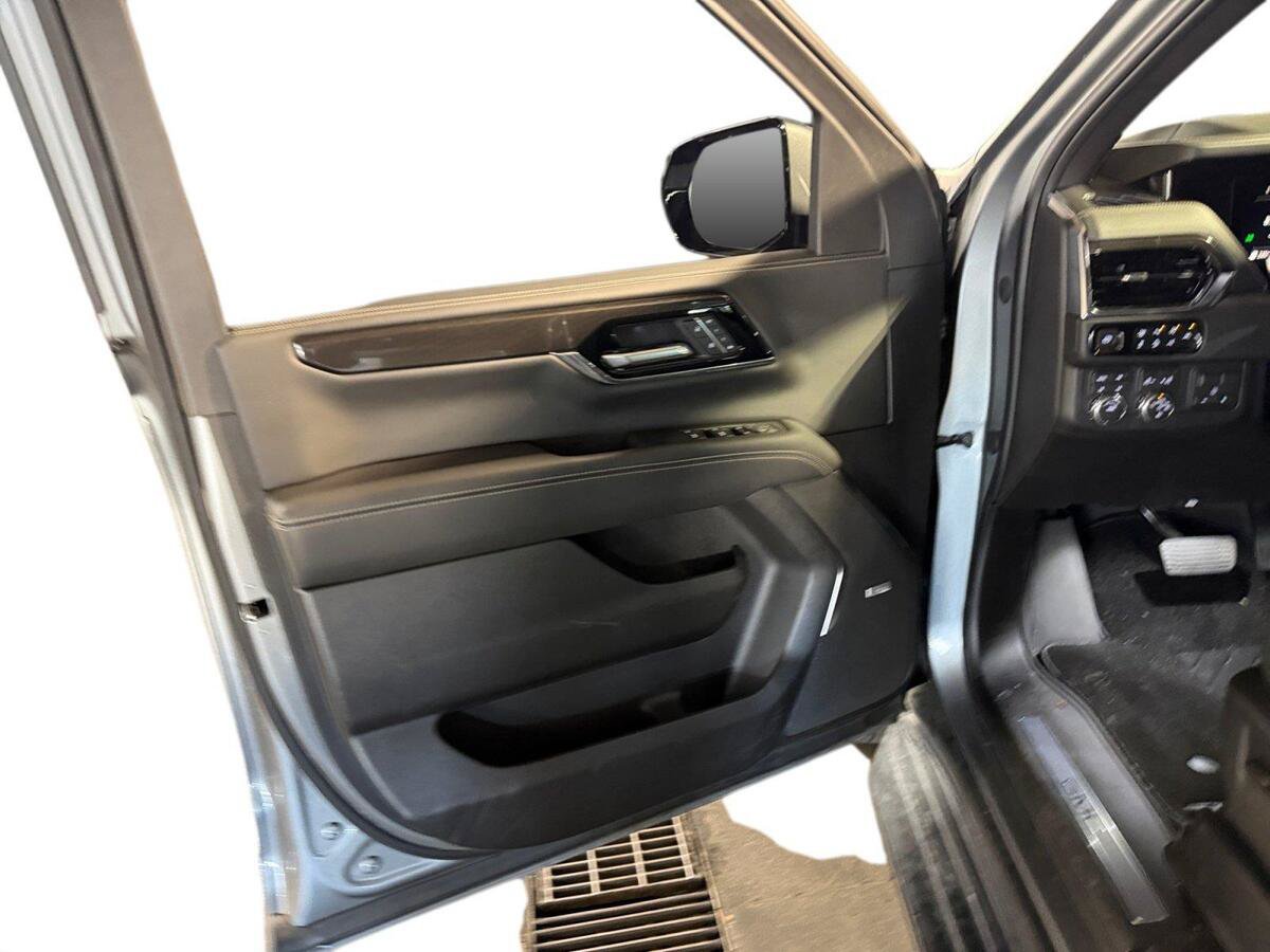 Used 2026 GMC Yukon Elevation w/ Elevation Premium Package AWD/4WD image 19