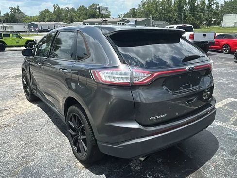 Used 2018 Ford Edge SE FWD image 5