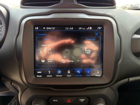 Used 2019 Jeep Renegade Trailhawk image 24