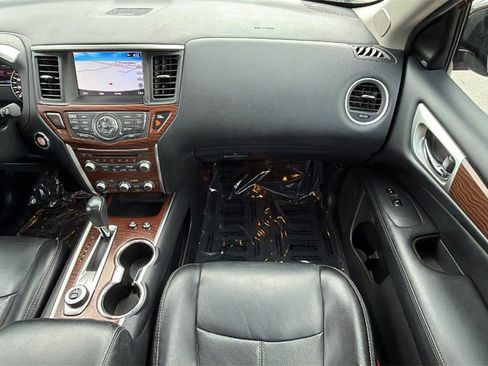 Used 2017 Nissan Pathfinder Platinum image 47