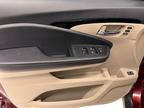 Used 2022 Honda Pilot Elite image 11